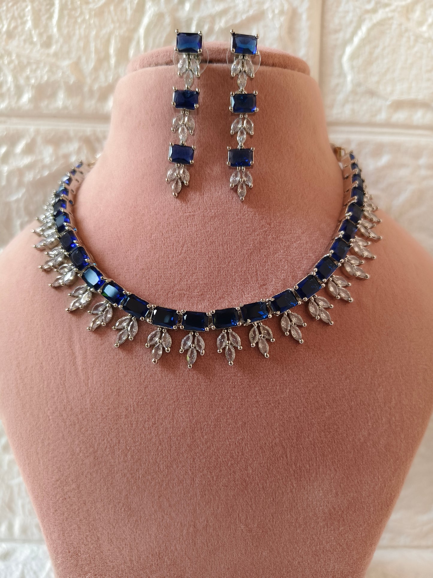 Blue sara Zirconia Necklace set