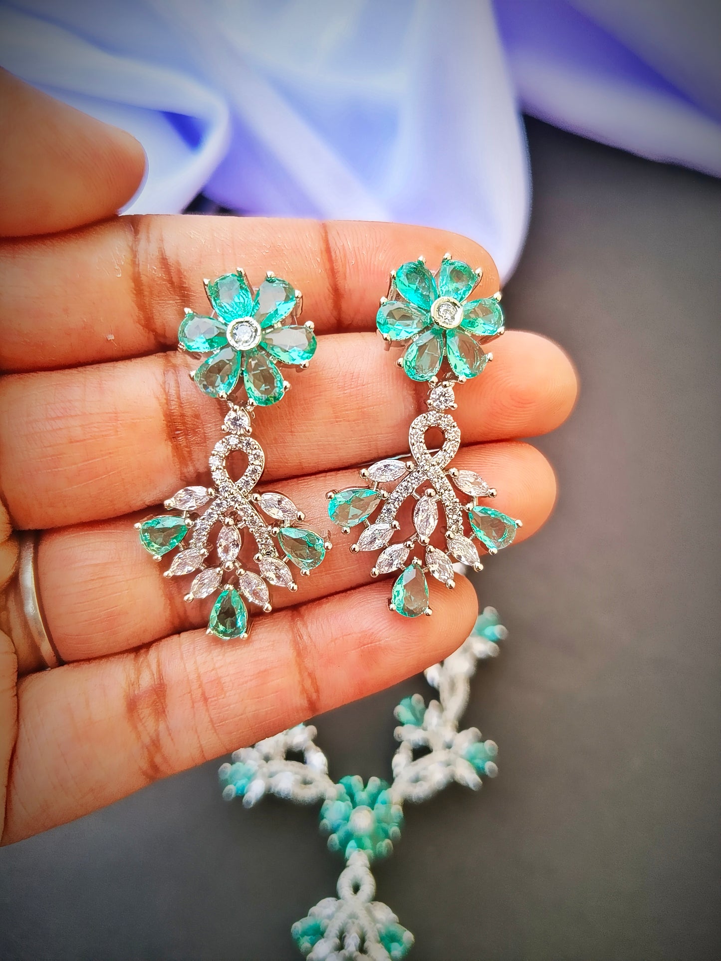 Mint Green Flowery Zirconia Necklace Set