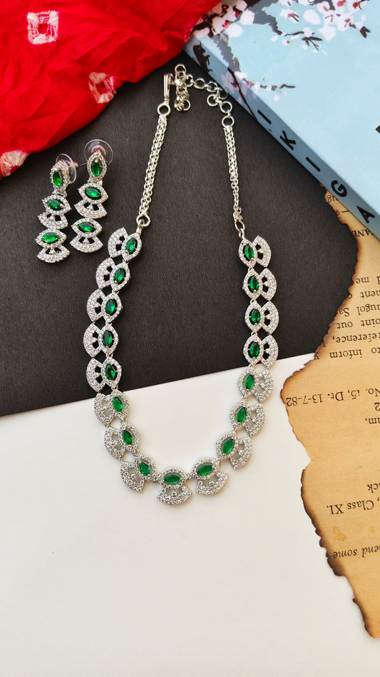 Silver Glitering Green Zirconia Necklace Set