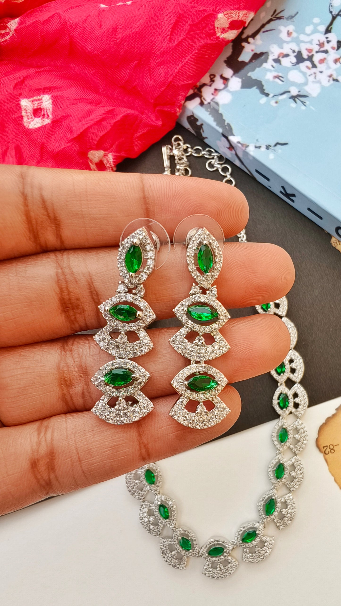 Silver Glitering Green Zirconia Necklace Set