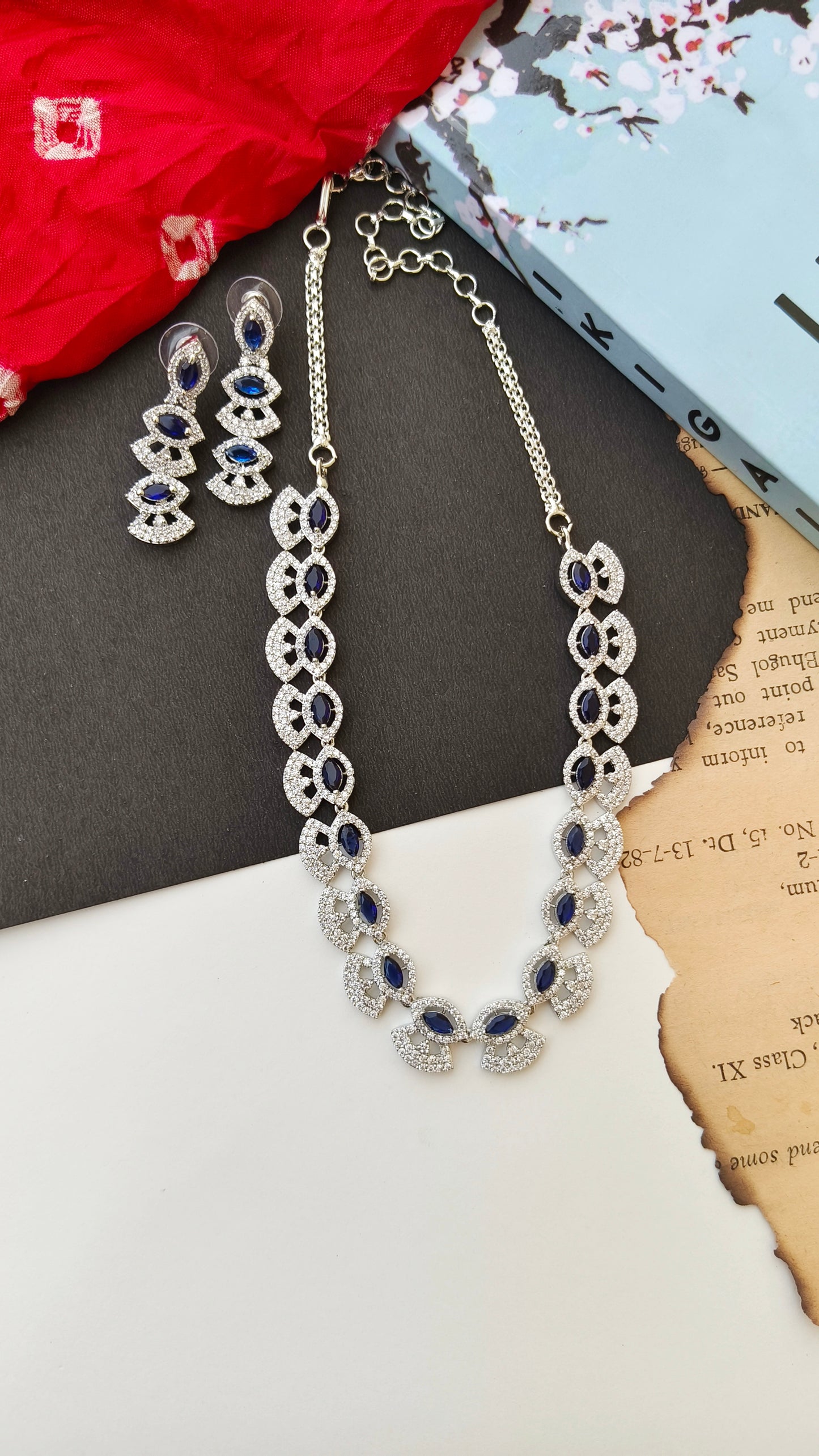 Silver Glitering Blue Zirconia Necklace Set