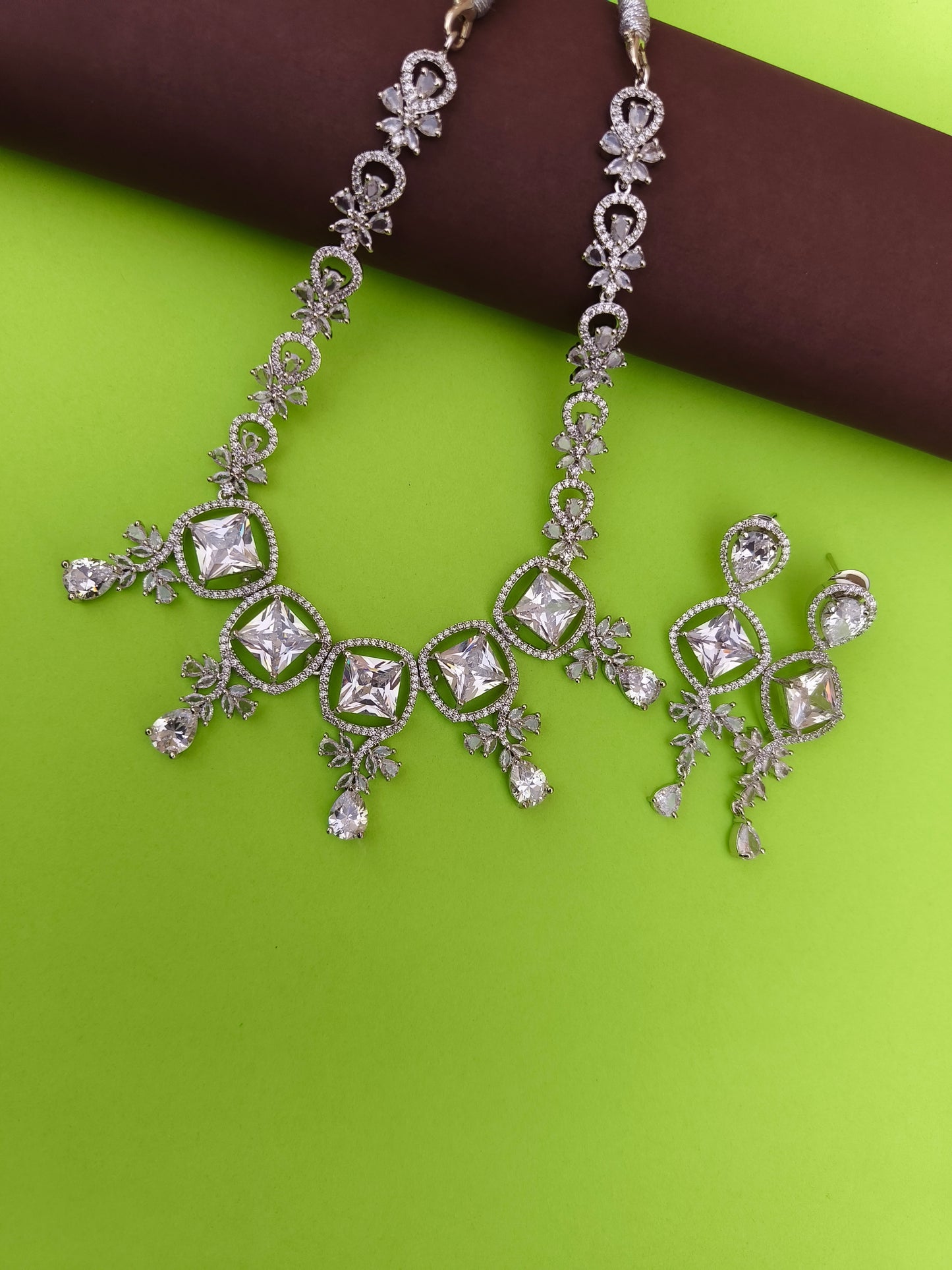 Silver Beauty Zirconia Necklace Set